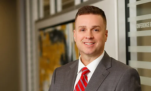 A headshot of Brian Carter